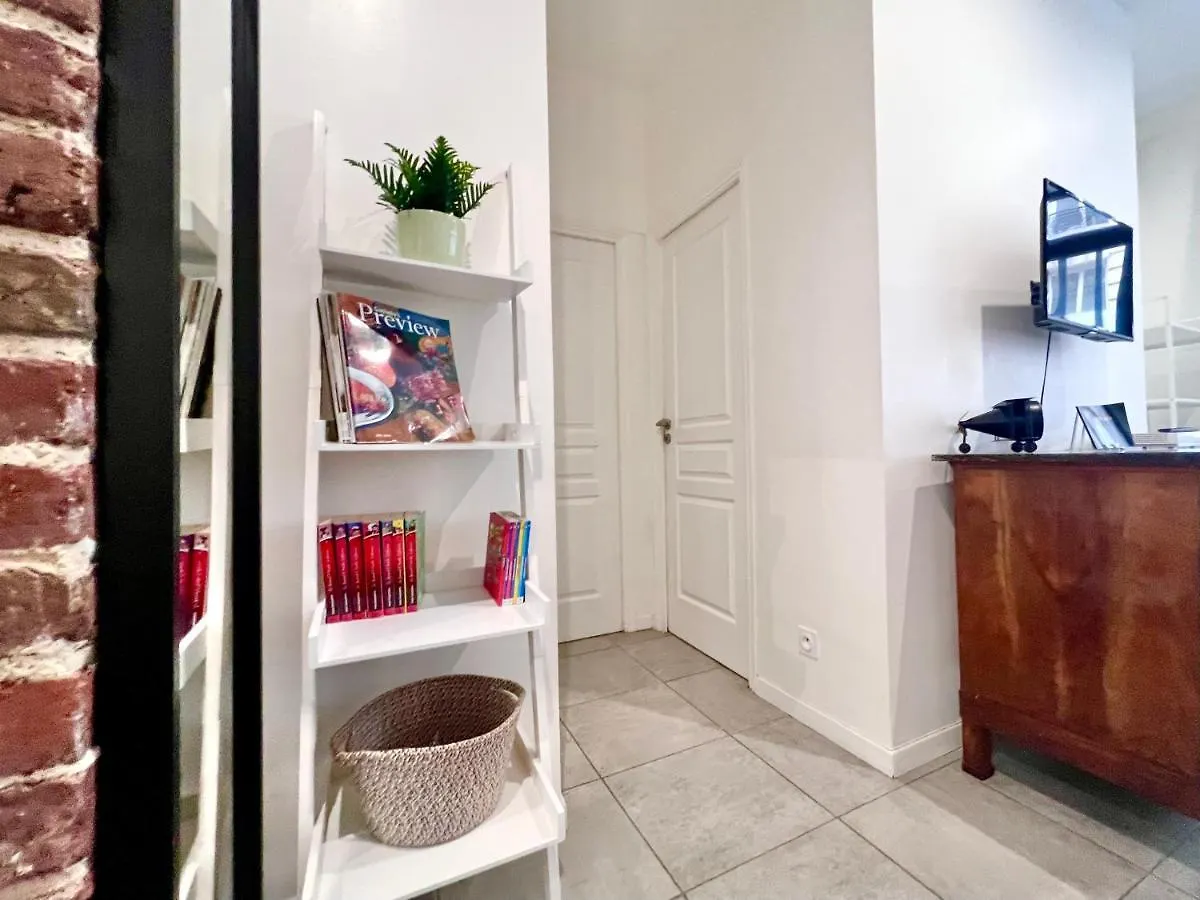 Apartment Rare! Private Garden In Paris, Close To Sacre Coeur Basilica!