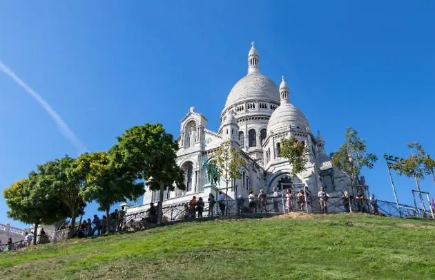 Rare! Private Garden In Paris, Close To Sacre Coeur Basilica! 0*, Paris