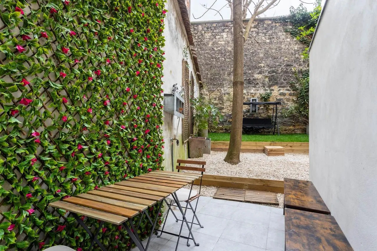Rare! Private Garden In Paris, Close To Sacre Coeur Basilica! location